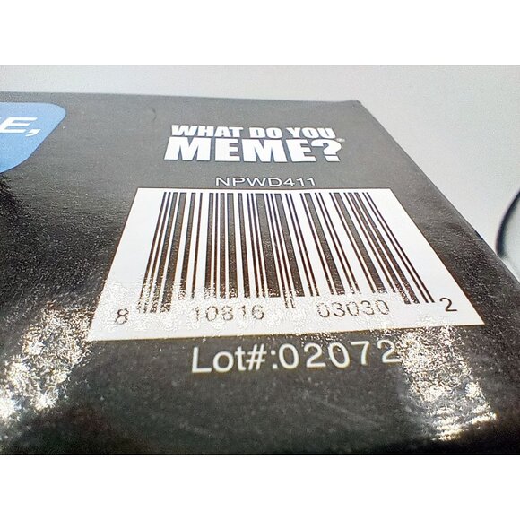 New Phone Who Dis? Adult Party Card Game Offline Text Messaging Ages 17 and Up - Picture 7 of 15